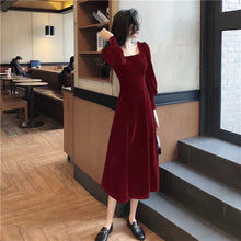 Load image into Gallery viewer, Vintage Black Velvet Dress Women Autumn Winter Warm Long Sleeve Maxi Dress French Elegant V-Neck Party Dresses
