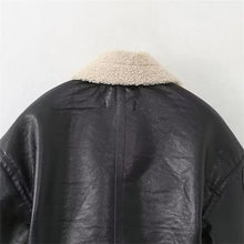 Load image into Gallery viewer, Autumn and Winter New Lapel Fashion Versatile Zipper Pocket Polar Fleece Double-sided Leather Short Jacket
