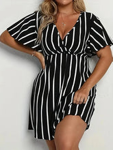 Load image into Gallery viewer, Plus Size Dress Stripe Loose Women‘s Clothing For Summer Short Sleeves Dress
