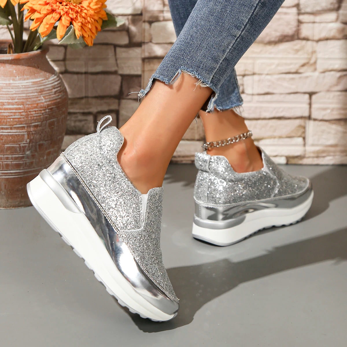 Fashion Glitter Platform Sneakers Women Casual Thick Bottom Slip On Walking Shoes Woman Anti Slip Silver Sports Shoes Plus Size