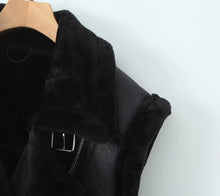 Load image into Gallery viewer, Autumn and winter new street style with belt imitation fur double-sided fabric vest cotton vest
