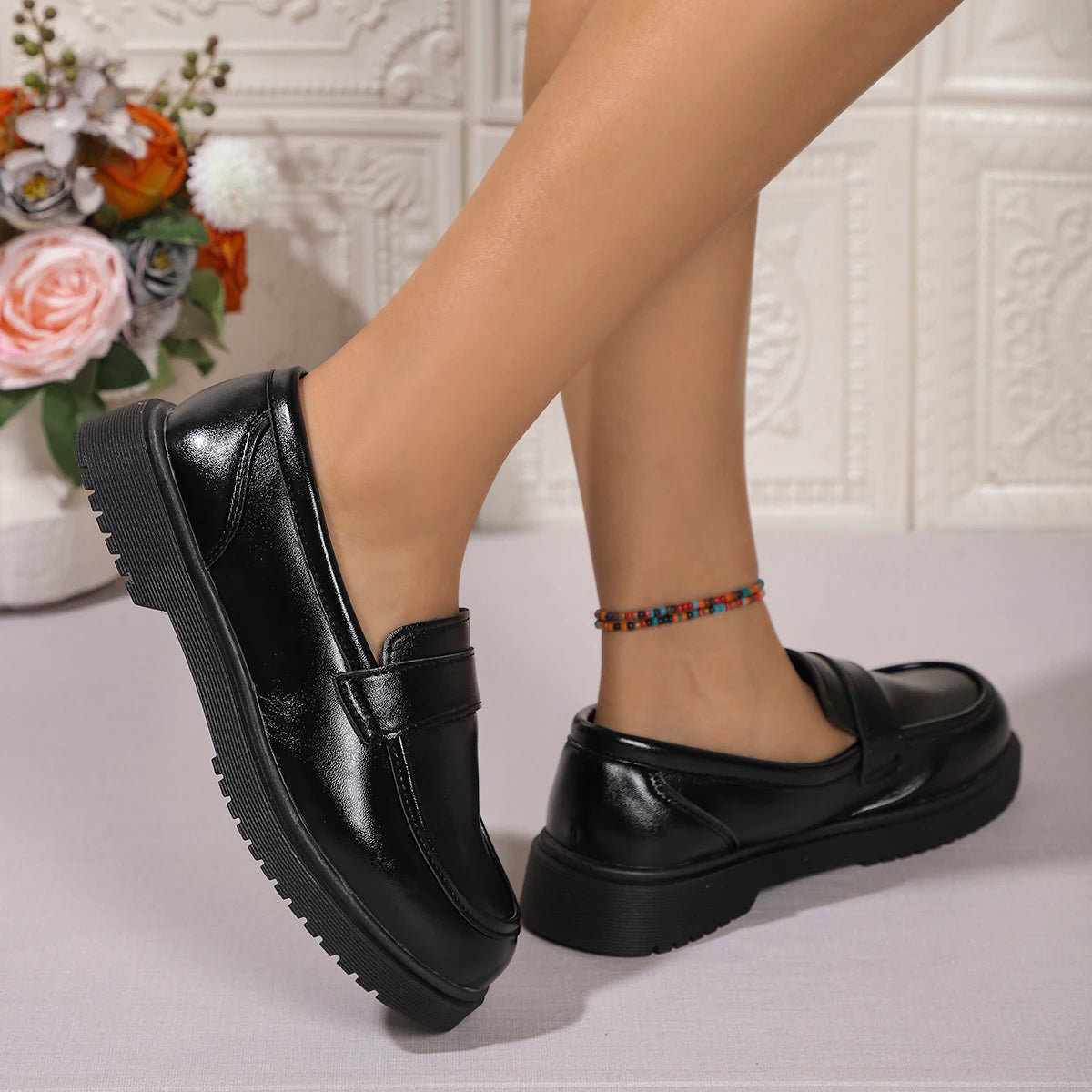 Solid Color PU Leather Flat Loafers Women Comfortable Soft Sole Slip On Shoes Woman Lightweight Casual Shallow Mouth Black Flats