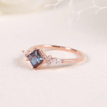 Load image into Gallery viewer, Unique Color Changing Alexandrite Rings 18K Real Gold Square 5x5mm Alexandrite Rose Gold Ring Vintage Promise Ring