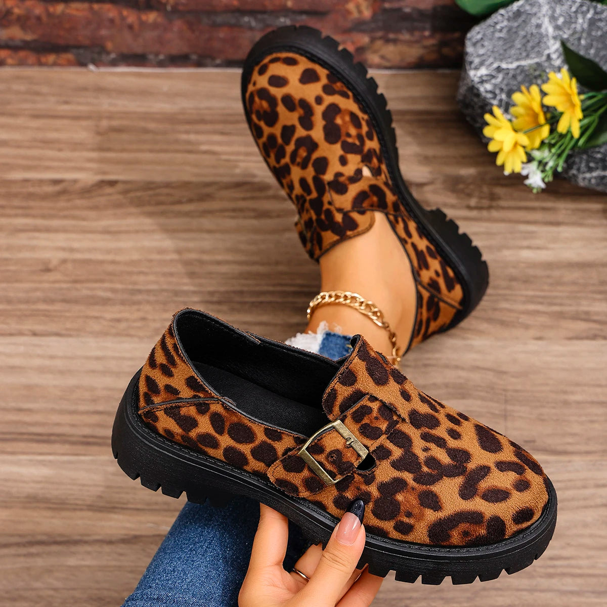 Fashion Leopard Loafers for Women Spring Summer Casual Slip On Flats Shoes Woman Metal Buckle Non Slip Walking Shoes Ladies