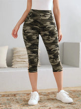 Load image into Gallery viewer, Plus Size Women&#39;s Camo Capri Leggings with Side Stripe Cutouts Stylish High Elasticity Knit Sporty
