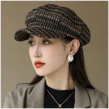 Load image into Gallery viewer, Autumn and Winter New Ladies Octagonal Hat Painter Big Face British Korean Version Beret Fashion Soft Top Short Brim Plaid Cap
