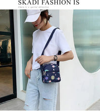 Load image into Gallery viewer, Fashion Women Small Bags Square Shoulder Crossbody Bag Simple Canvas Women Messenger Bags
