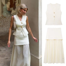 Load image into Gallery viewer, Summer New Gold Button Knitted Vest 4192/015 Knitted Small Pleated Splicing Skirt
