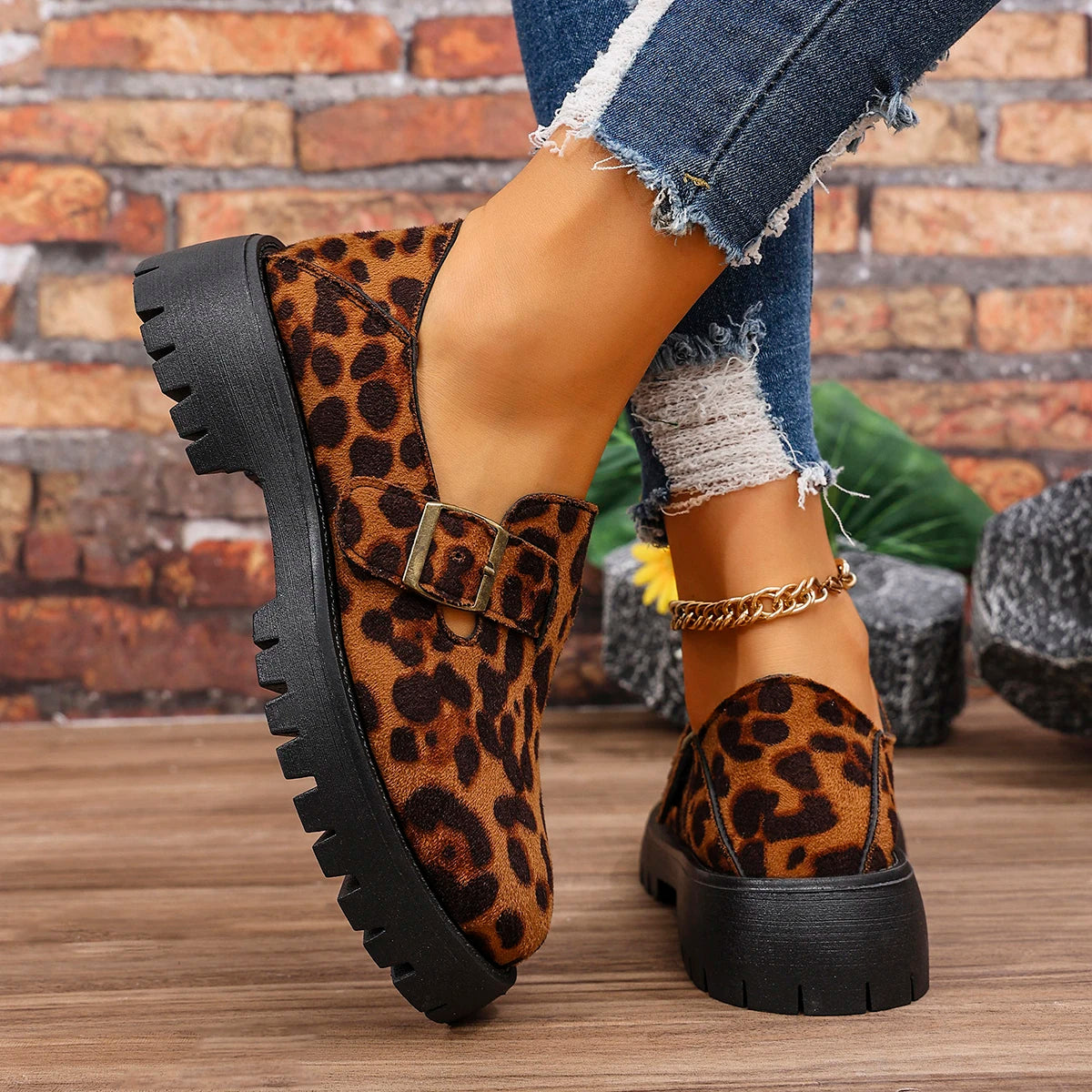 Fashion Leopard Loafers for Women Spring Summer Casual Slip On Flats Shoes Woman Metal Buckle Non Slip Walking Shoes Ladies