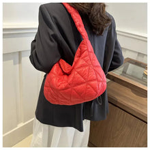 Load image into Gallery viewer, New Popular Large-capacity Shoulder Messenger Bag Women&#39;s Summer Versatile Trendy Fashion Diamond Tote Bag
