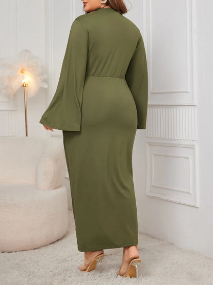 Elegant Women s Winter Maxi Dress with Long Sleeves and Side Slit Round Neckline Solid Color Plus Size  Fit