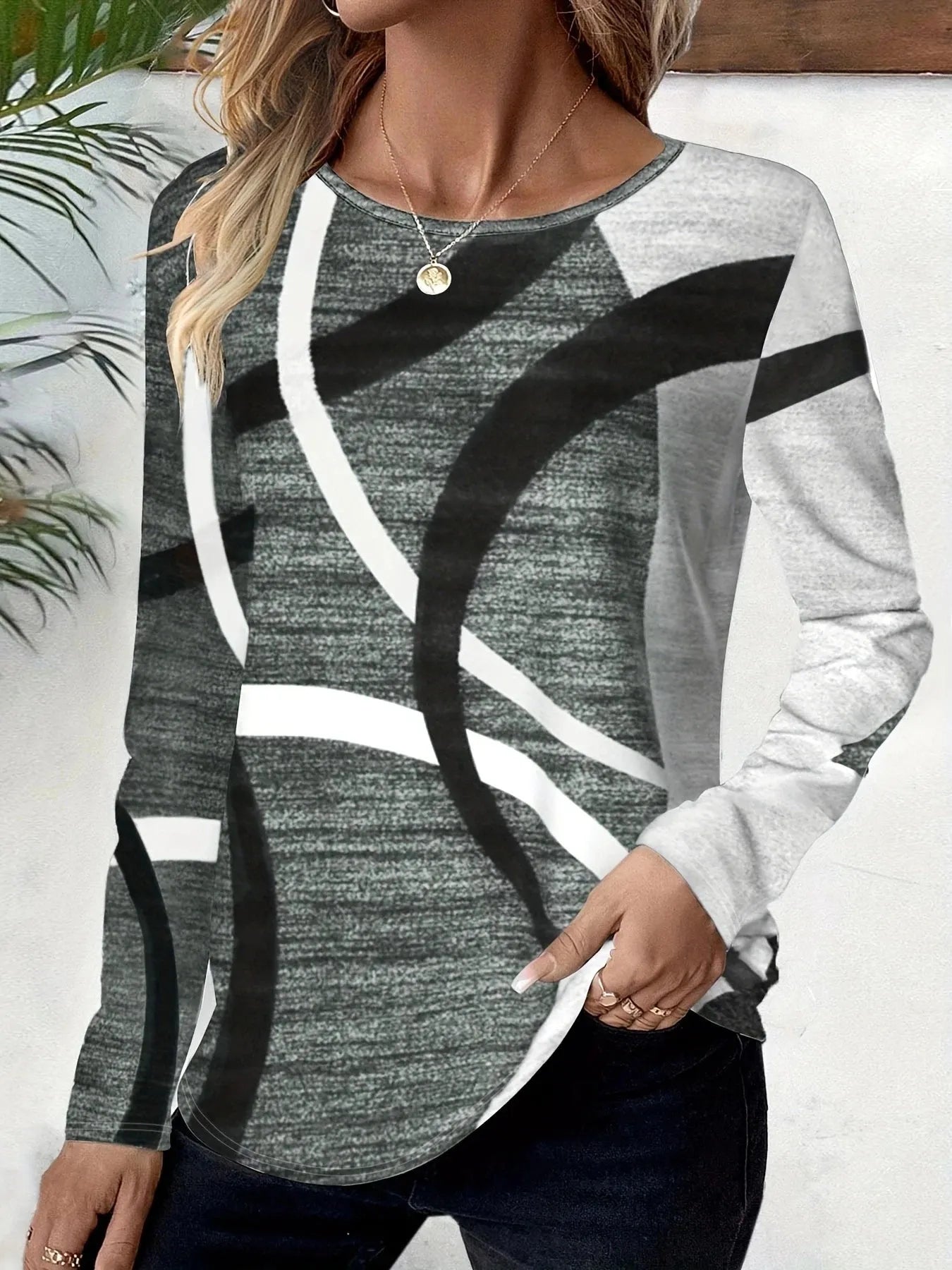 Women's fashionable round neck geometric printed long sleeved top - Shop & Buy