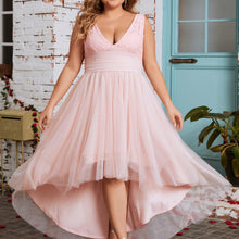 Load image into Gallery viewer, Elegant Plus Size Bridesmaid Dress with Mesh Stitching and V-Neck for Weddings and Parties - Shop &amp; Buy
