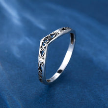 Load image into Gallery viewer, Vintage-Inspired Sterling Silver Flower Carving Ring - Elegant V-Design for Engagement or Wedding - Shop &amp; Buy
